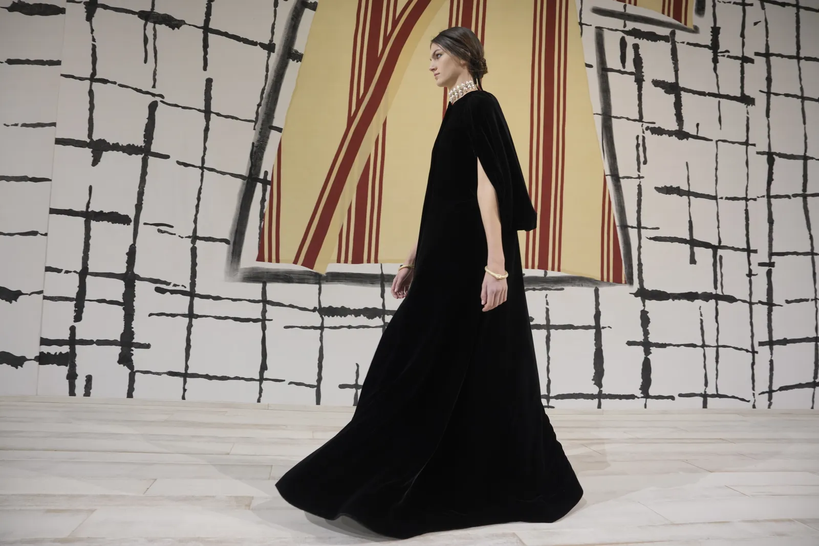 Dior Unveils Stunning Spring-Summer 2024 Haute Couture Collection at Paris Fashion Week
